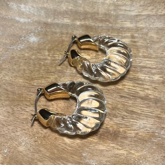 Christian Siriano Glass Gold Tone Drop Earrings - Picture 4 of 16
